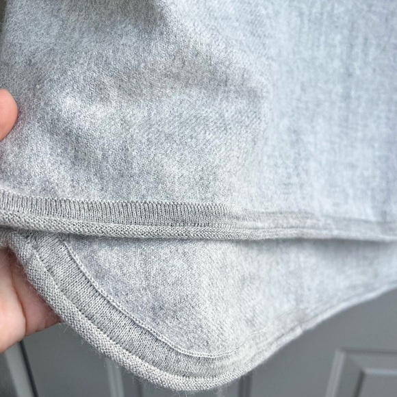 Cuyana Oversized 100% Baby Alpaca Sweater Top – XS/S – Heather Grey - Picture 7 of 14